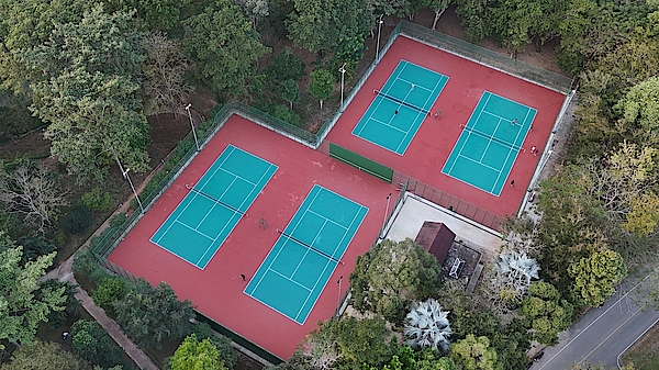 สนามเทนนิส