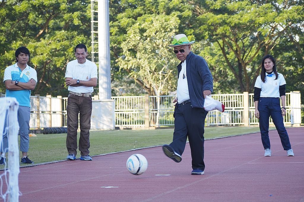 MFU News : MFU_Staff_sport_day_2017__22_.JPG