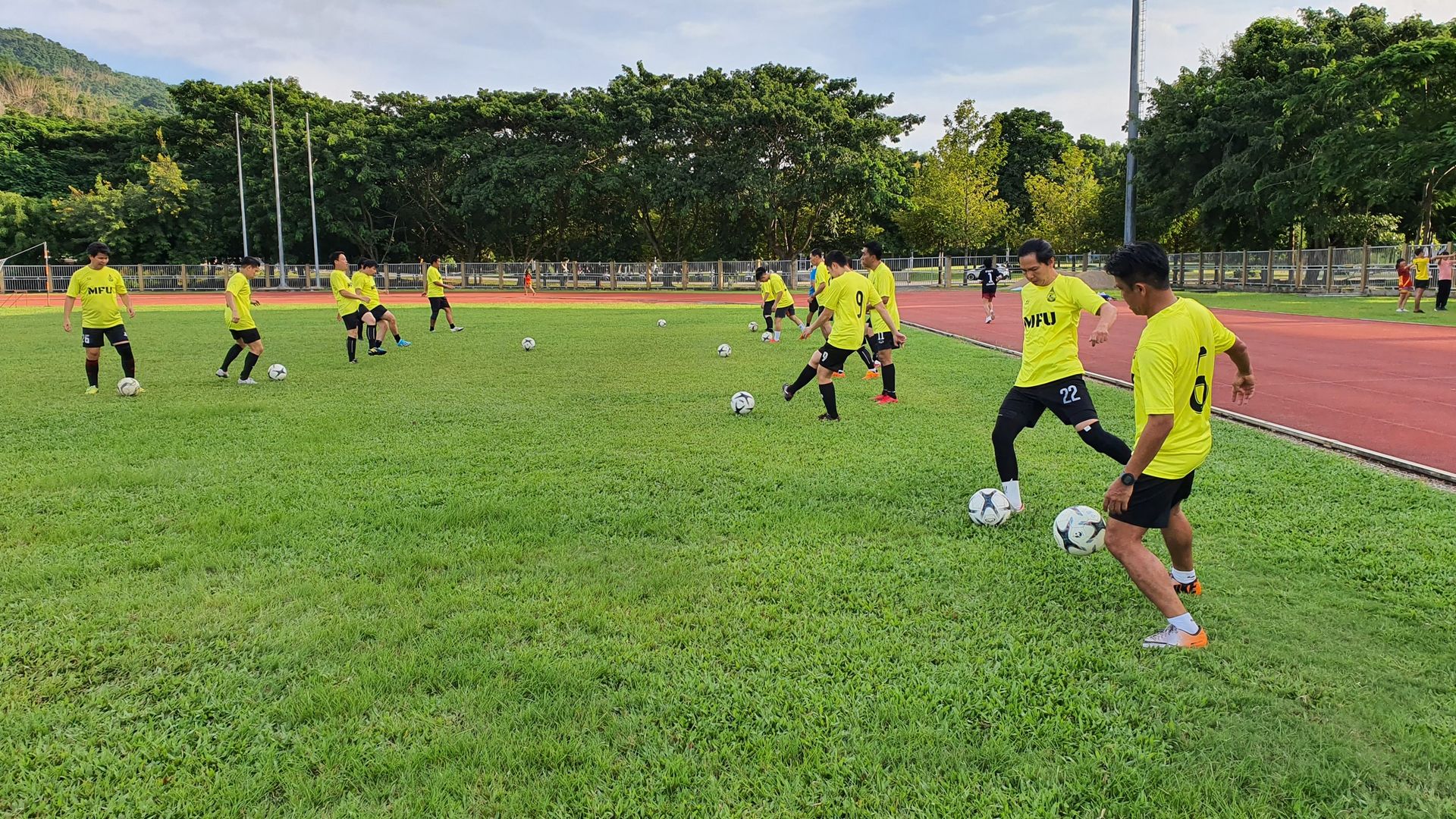 MFU News : MFU_football__3_.jpg