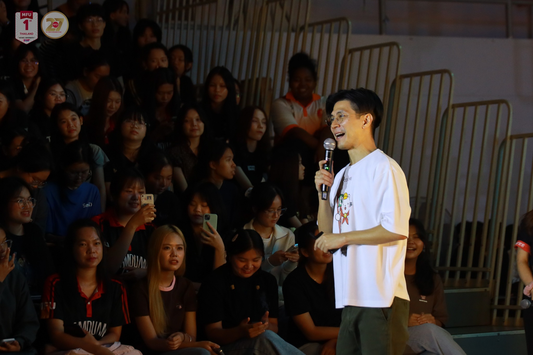 มฟล. จัดกิจกรรม Grow up, Glow up ท็อป-พิพัฒน์ ชวนนักศึกษาใหม่รู้เรื่อง Ecolife รักษ์สิ่งแวดล้อม พร้อมเชิญธนาคารแห่งประเทศไทยเสริมภูมิเรื่องภัยด้านการเงิน รู้ทันไซเบอร์ แสกมเมอร์