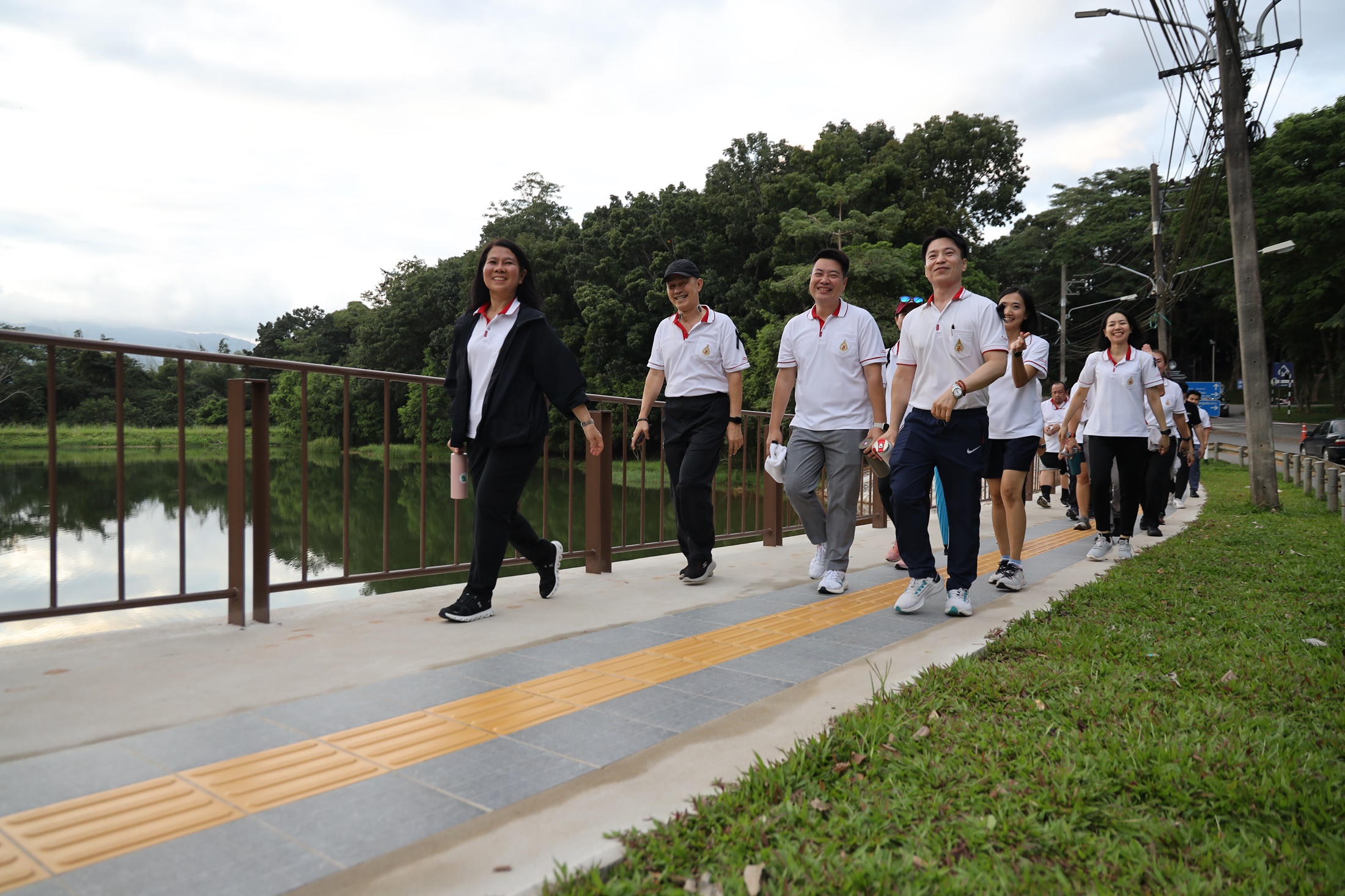 MFU News : Walk_n_Run_with_President__11_.JPG