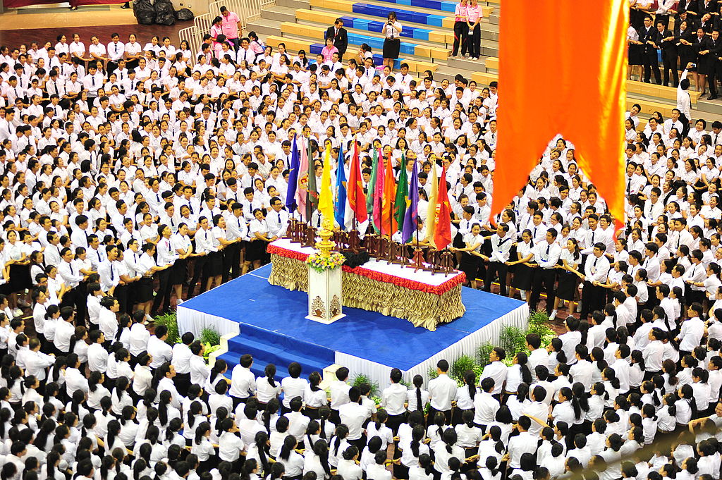 MFU News : MFU_cheer_for_flag__2_.JPG