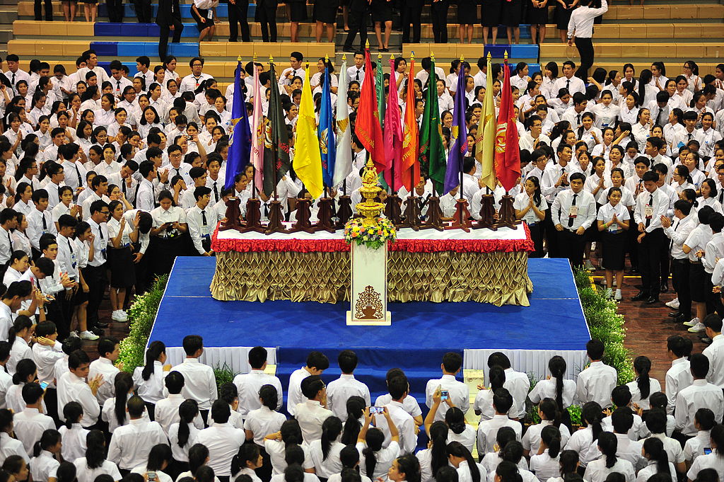 MFU News : MFU_cheer_for_flag__3_.JPG