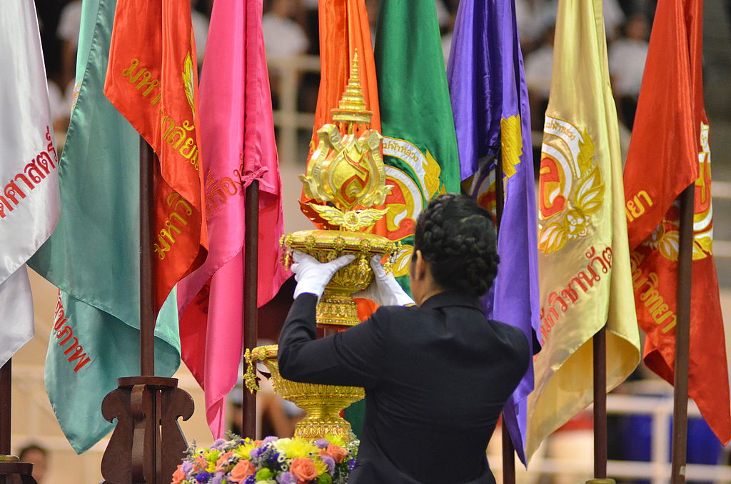 MFU News : MFU_cheer_for_flag__4_.JPG