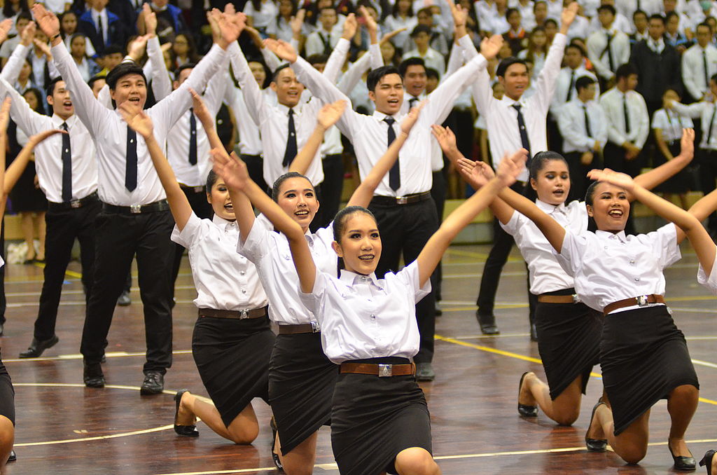 MFU News : MFU_cheer_for_flag__5_.JPG