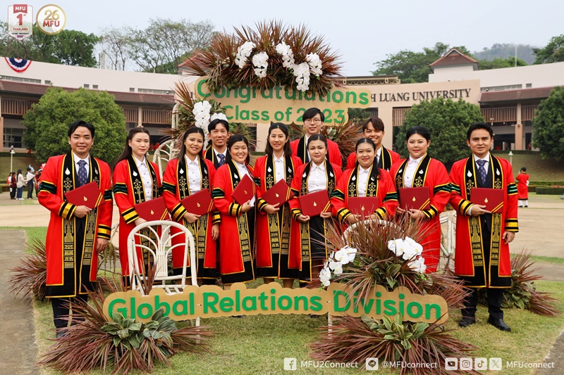 มฟล. จัดกิจกรรมแสดงความยินดีแก่บัณฑิตต่างชาติในพิธีพระราชทานปริญญาบัตร ปีการศึกษา 2566